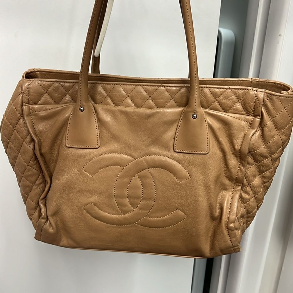 Authentic Chanel Tote Bag - Excellent Condition - Picture 11 of 11